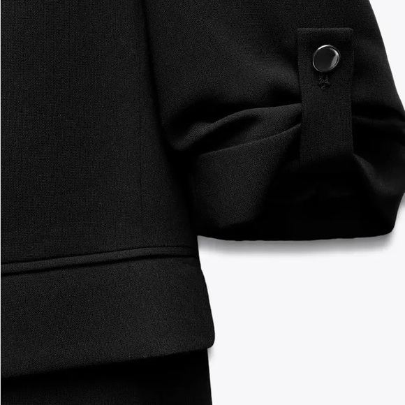 Zara Women's Elegant Black Blazer - Picture 2 of 2